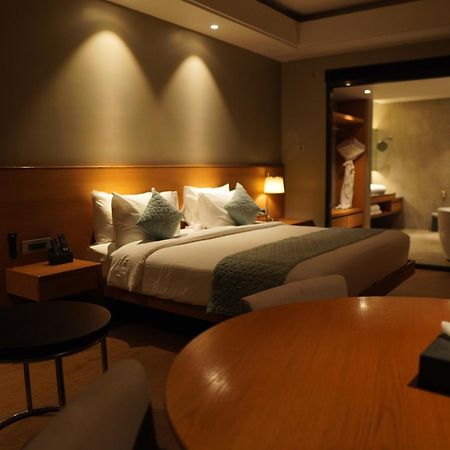 Kiranshree Grand Hotel Guwahati Bagian luar foto