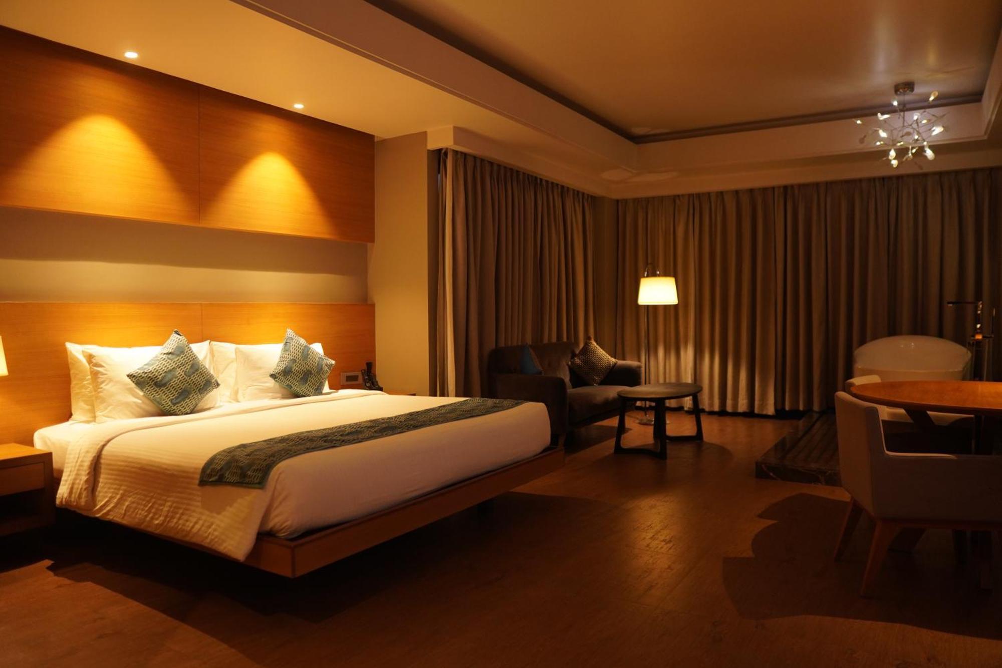 Kiranshree Grand Hotel Guwahati Bagian luar foto