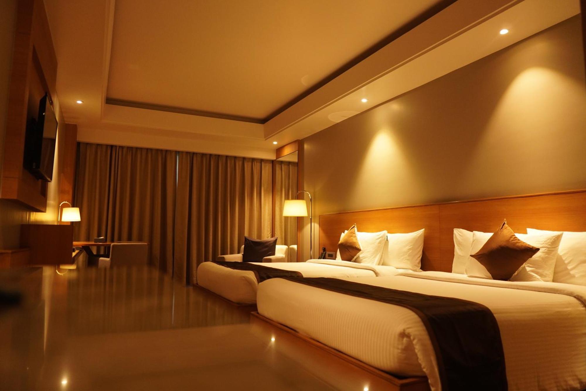 Kiranshree Grand Hotel Guwahati Bagian luar foto