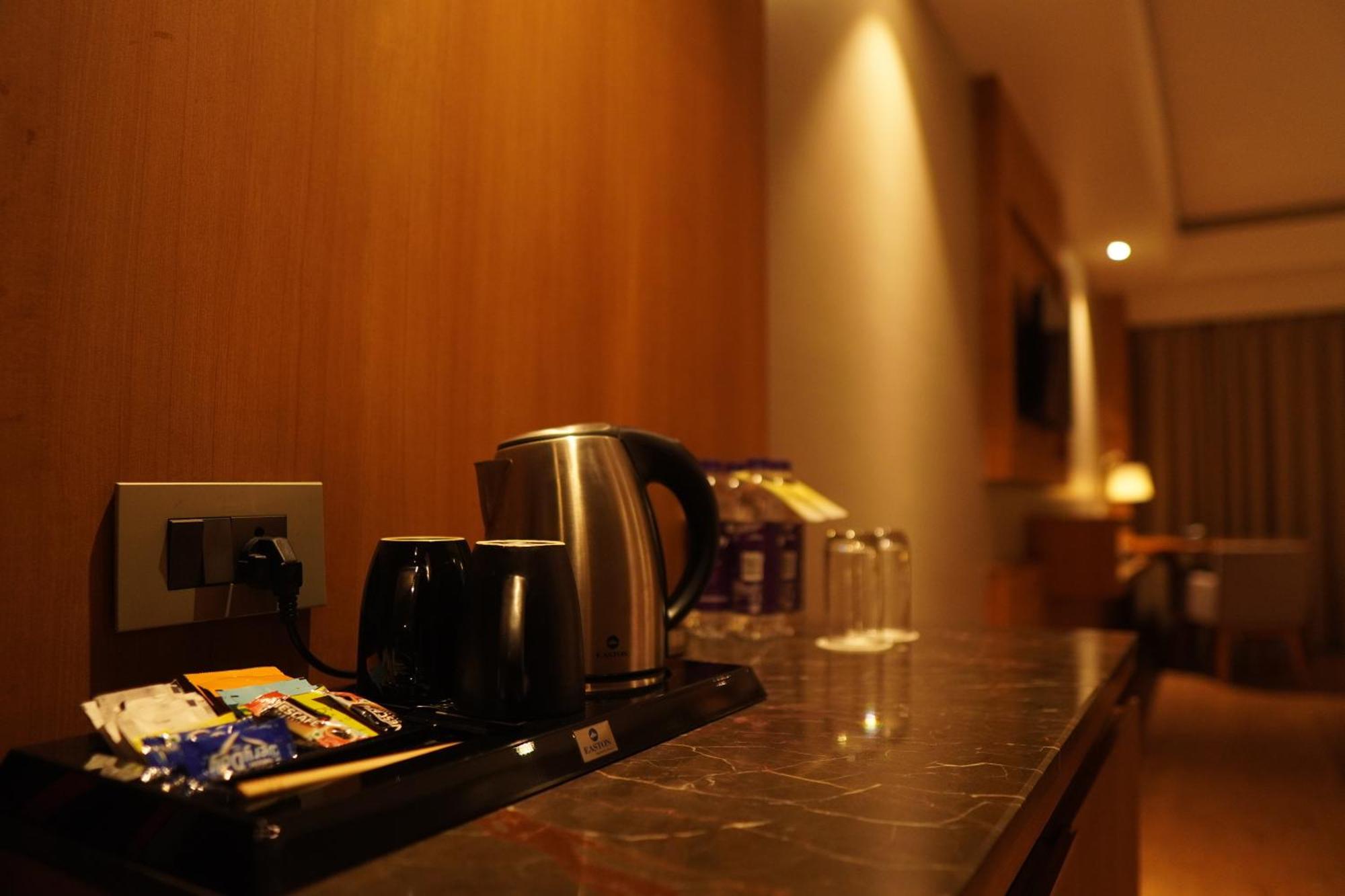 Kiranshree Grand Hotel Guwahati Bagian luar foto