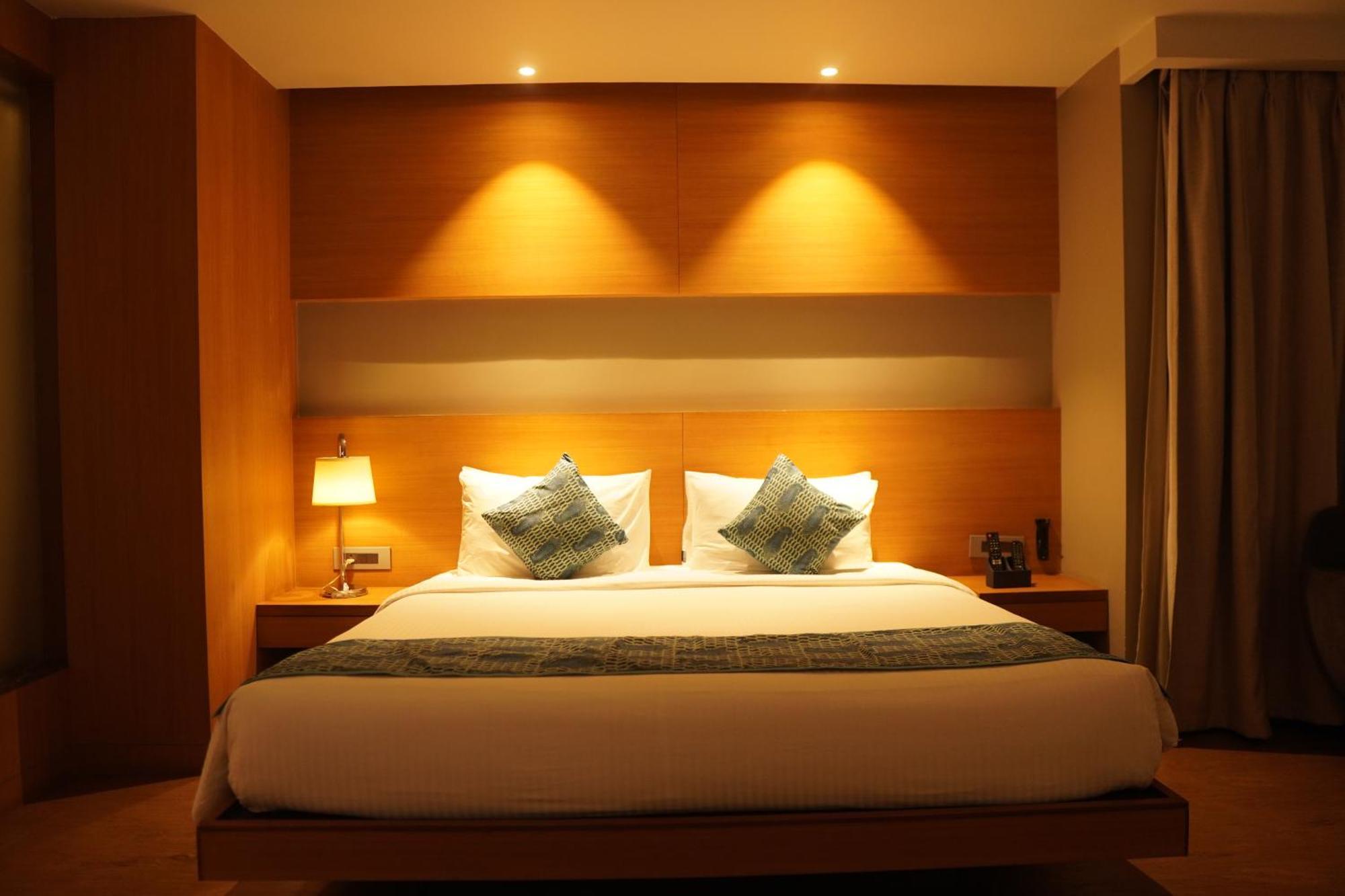 Kiranshree Grand Hotel Guwahati Bagian luar foto