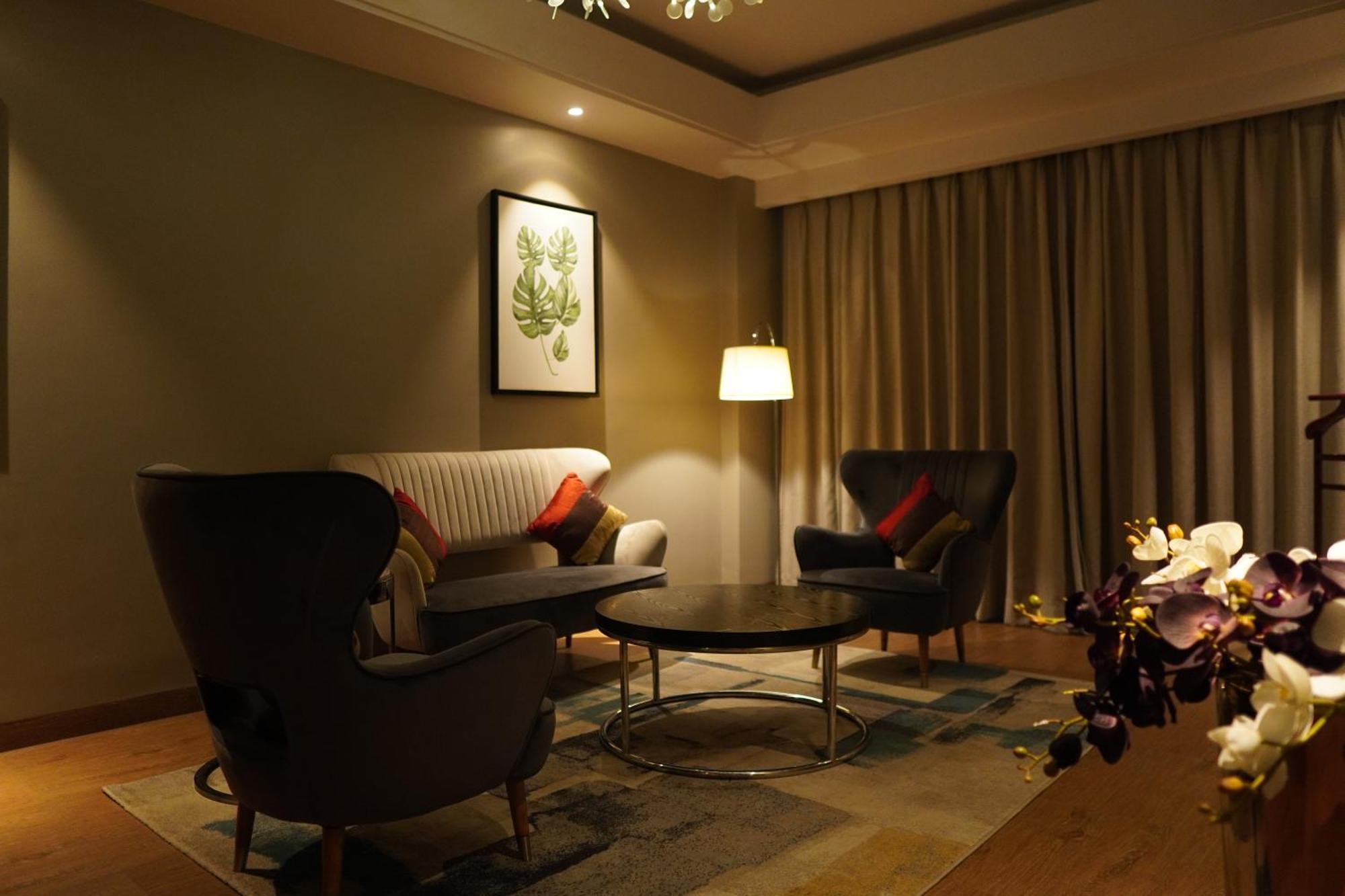 Kiranshree Grand Hotel Guwahati Bagian luar foto