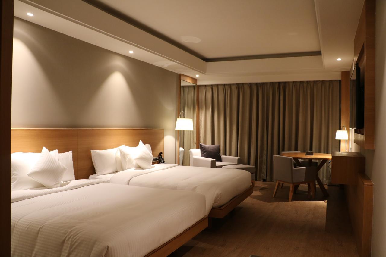 Kiranshree Grand Hotel Guwahati Bagian luar foto