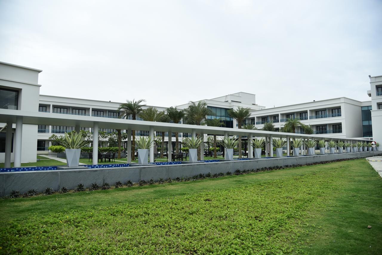 Kiranshree Grand Hotel Guwahati Bagian luar foto