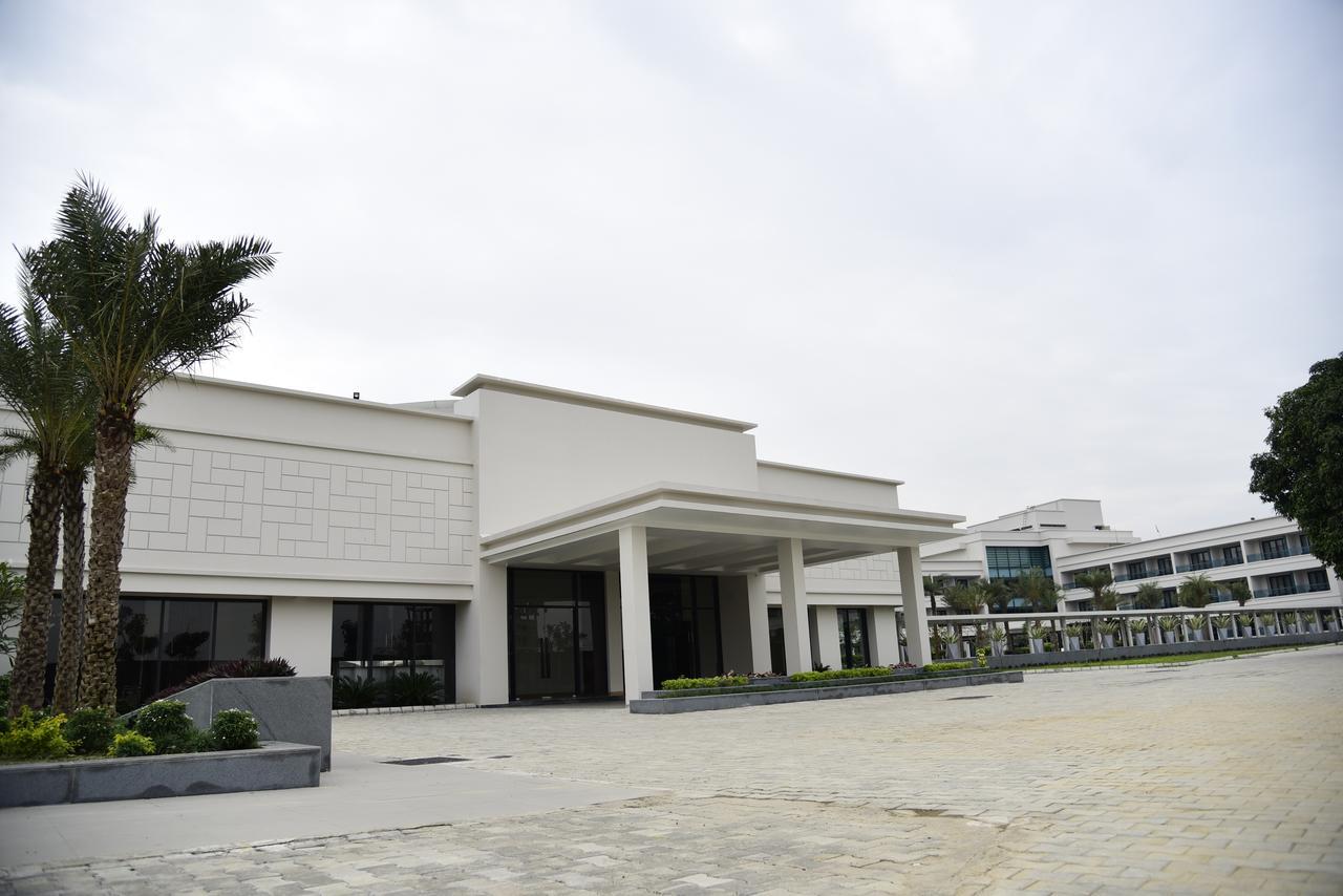Kiranshree Grand Hotel Guwahati Bagian luar foto