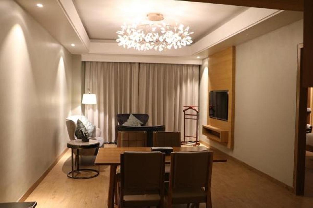 Kiranshree Grand Hotel Guwahati Bagian luar foto