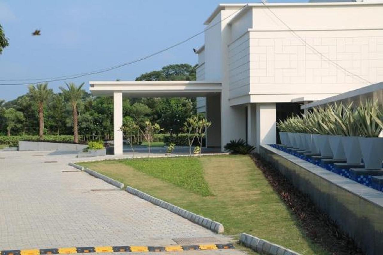 Kiranshree Grand Hotel Guwahati Bagian luar foto