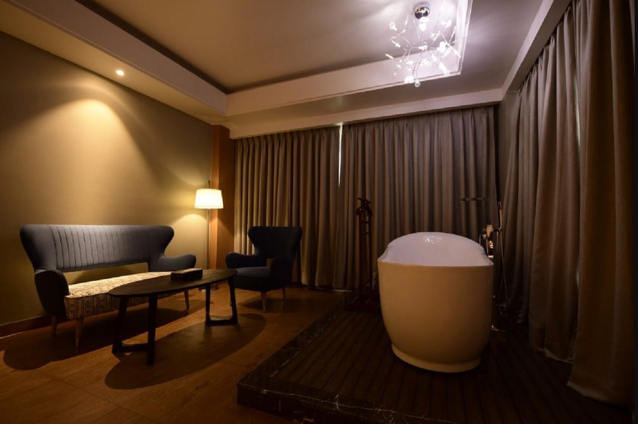Kiranshree Grand Hotel Guwahati Bagian luar foto